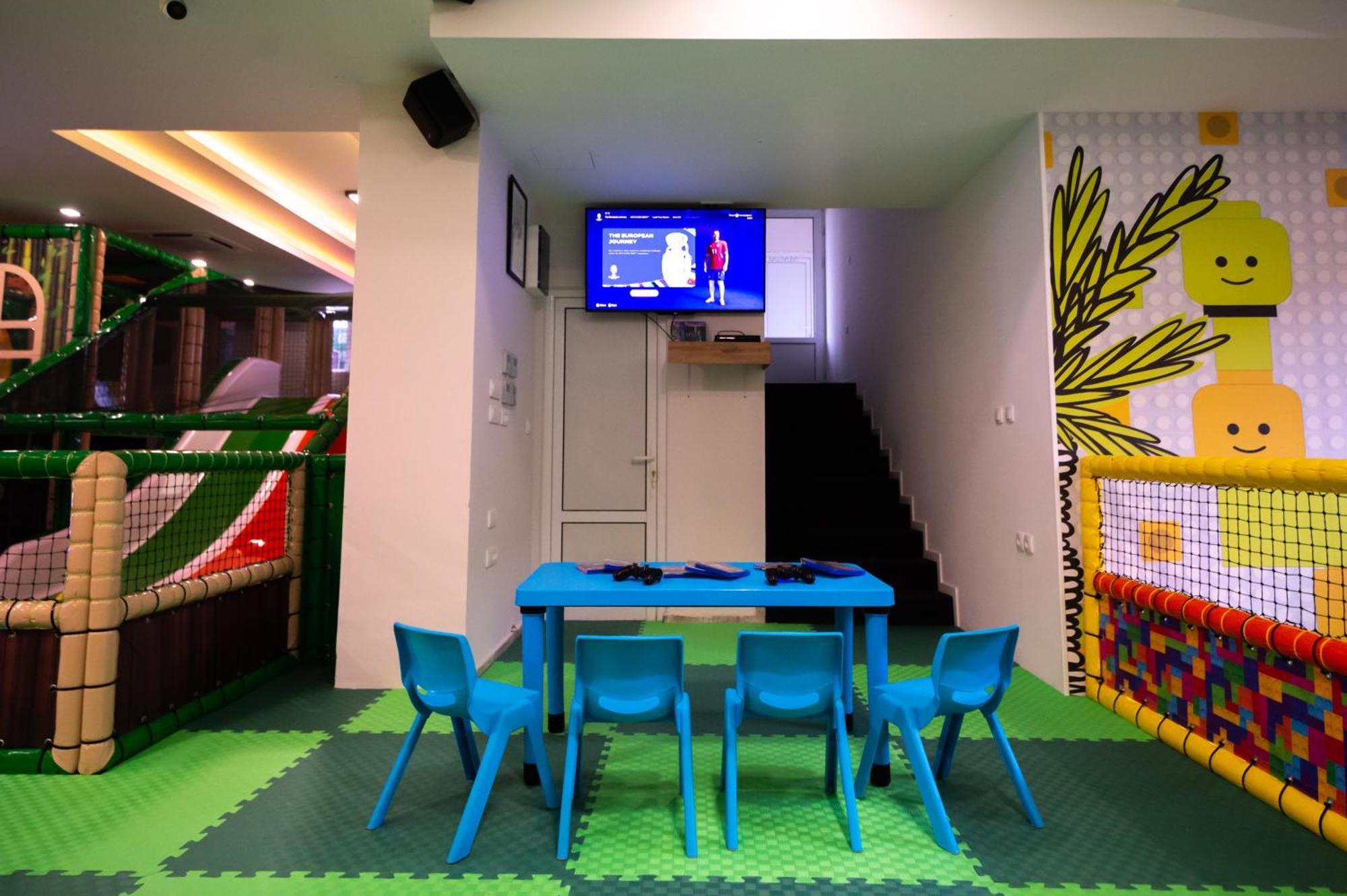 Hotel Nest Bijeljina Kültér fotó