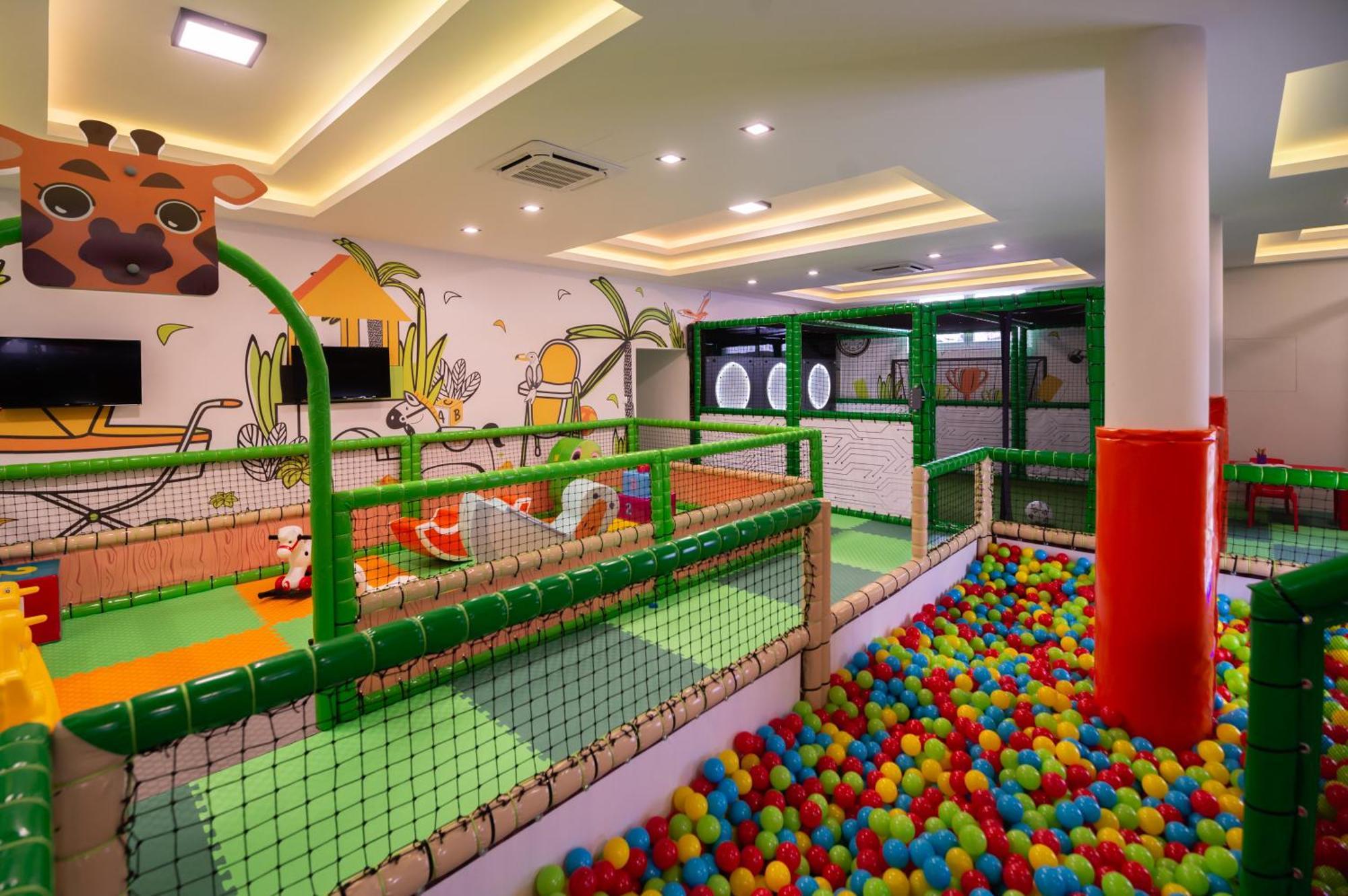 Hotel Nest Bijeljina Kültér fotó