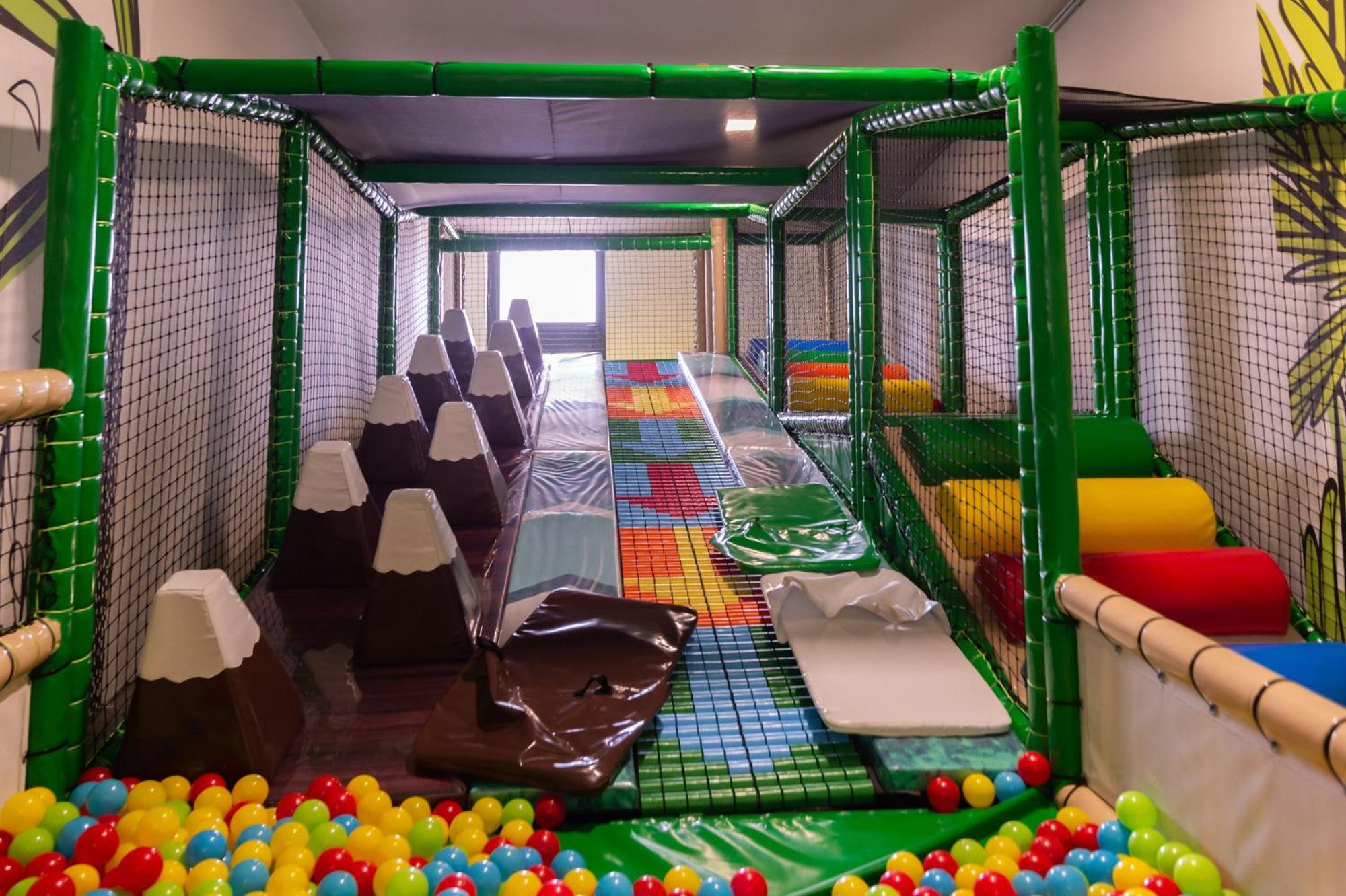 Hotel Nest Bijeljina Kültér fotó