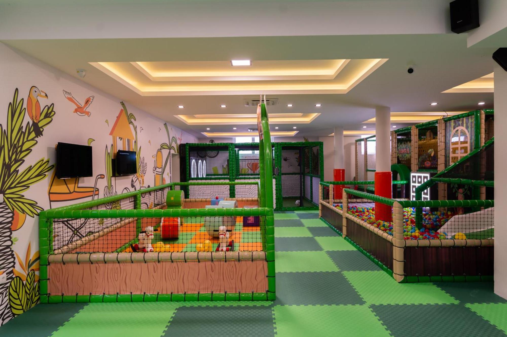 Hotel Nest Bijeljina Kültér fotó