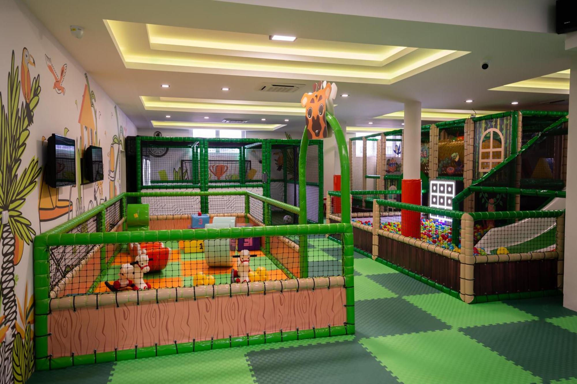 Hotel Nest Bijeljina Kültér fotó