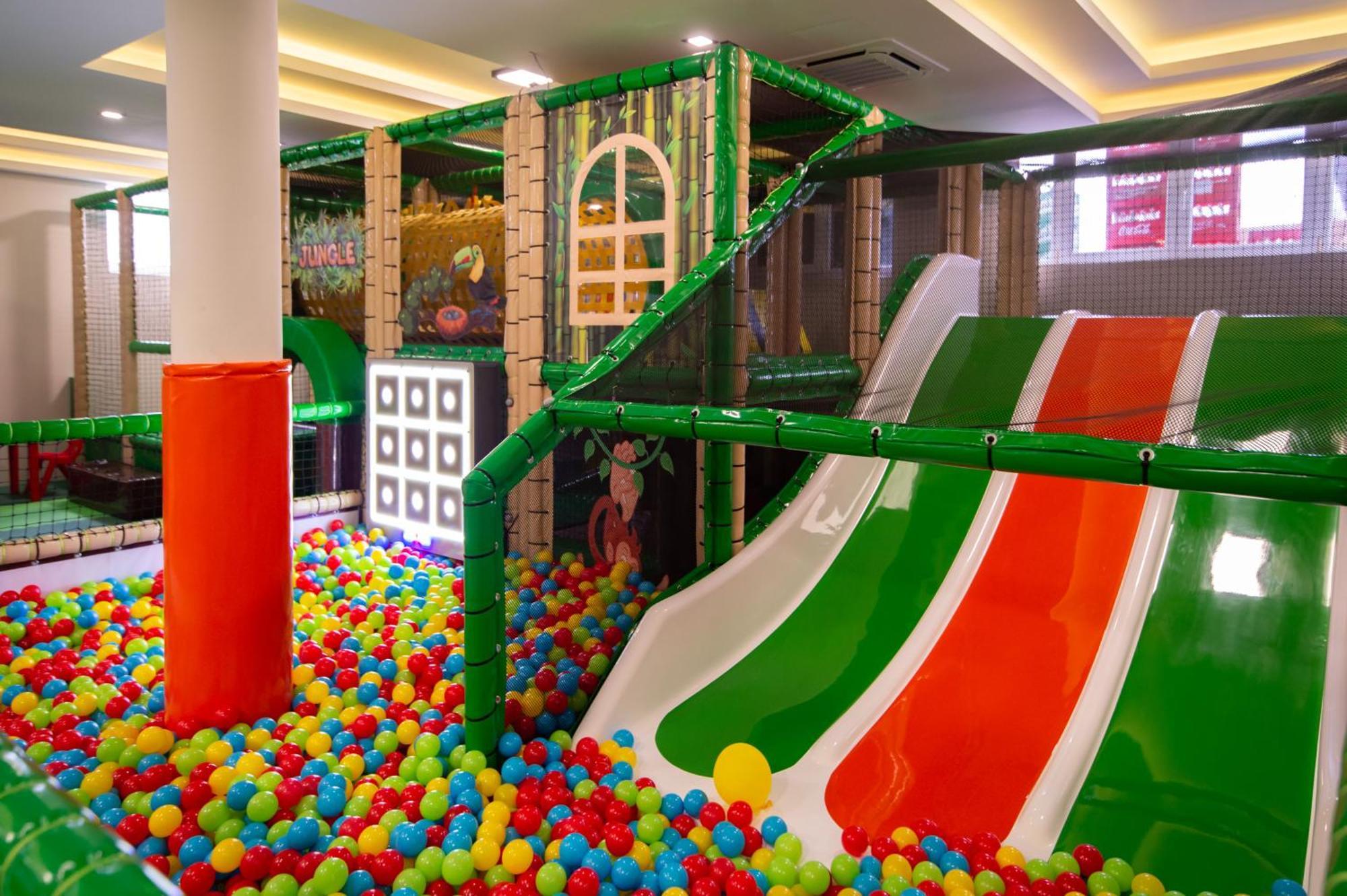 Hotel Nest Bijeljina Kültér fotó