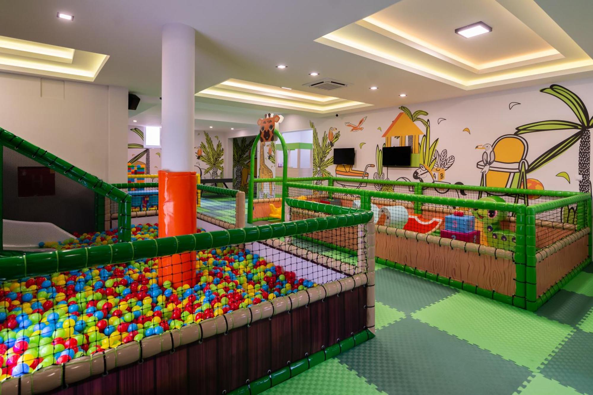 Hotel Nest Bijeljina Kültér fotó