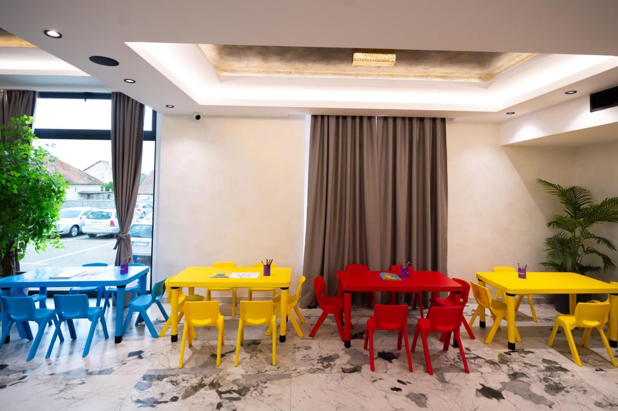 Hotel Nest Bijeljina Kültér fotó