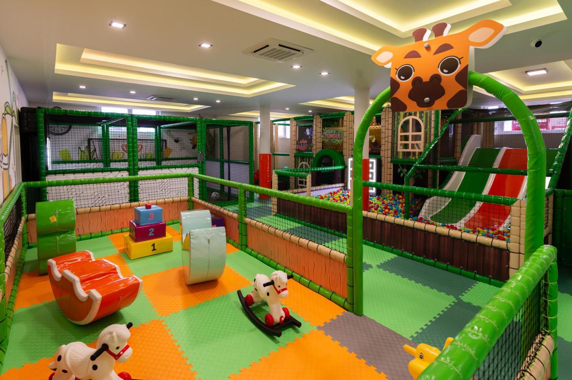 Hotel Nest Bijeljina Kültér fotó