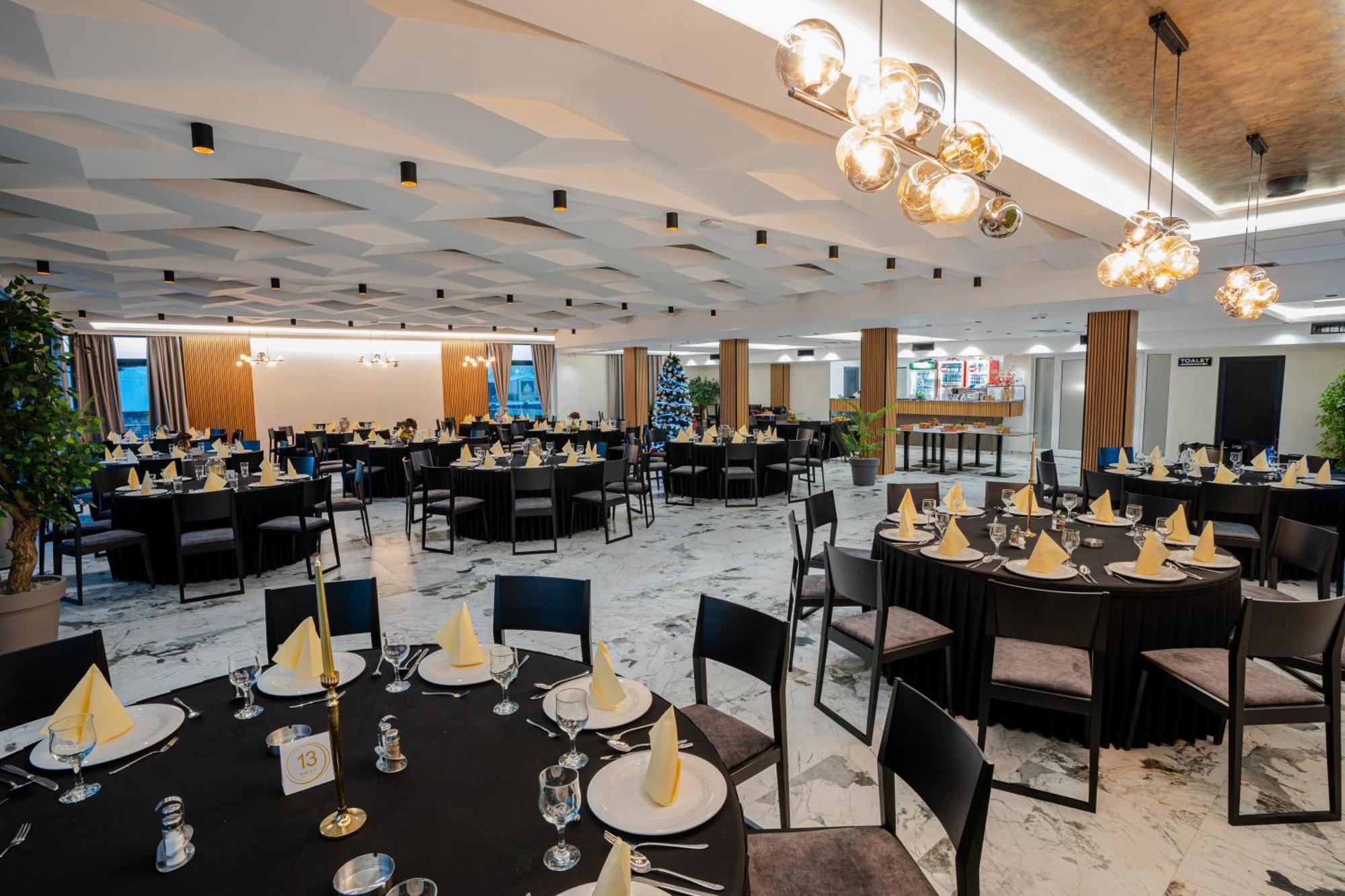 Hotel Nest Bijeljina Kültér fotó