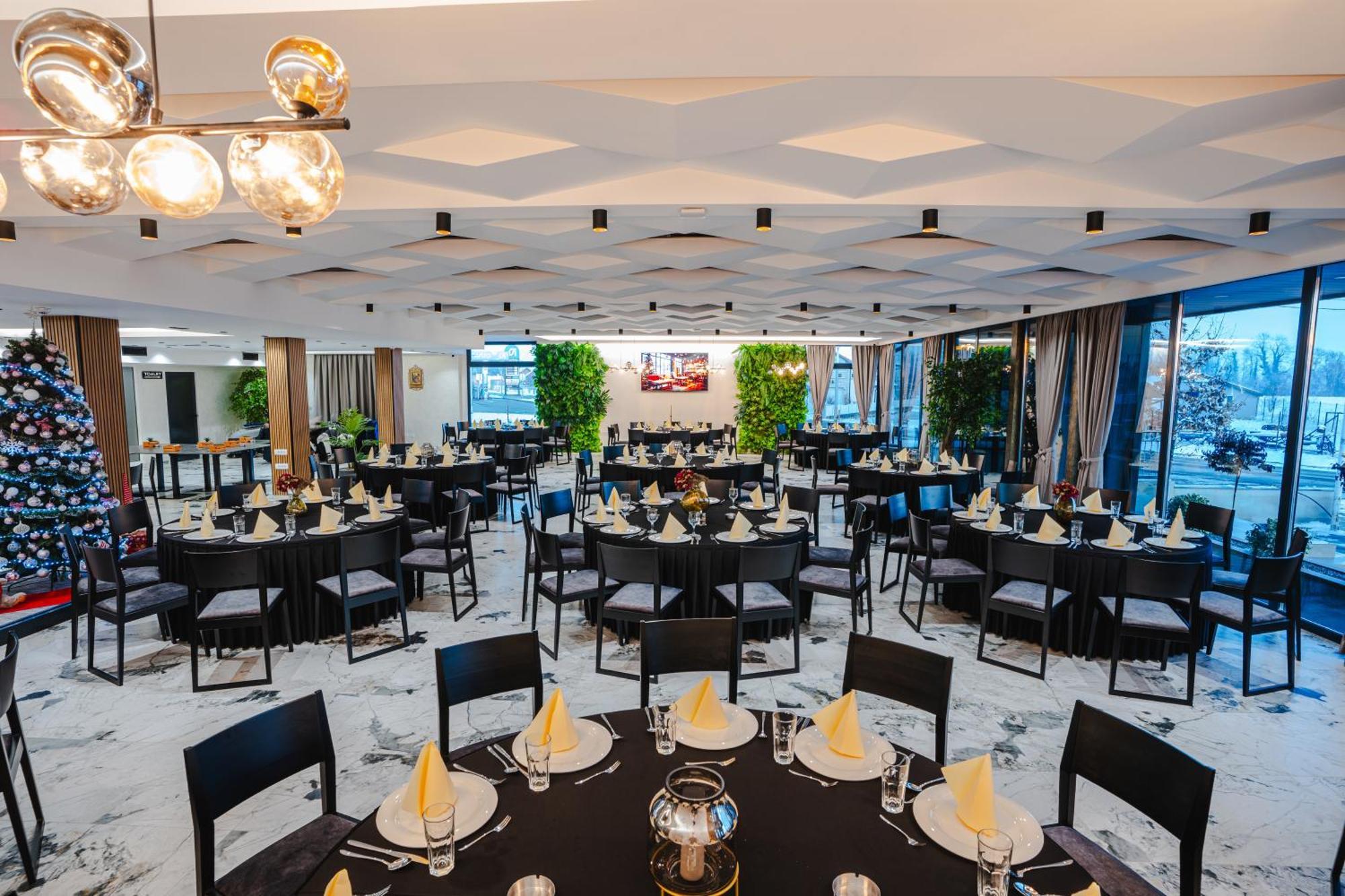 Hotel Nest Bijeljina Kültér fotó