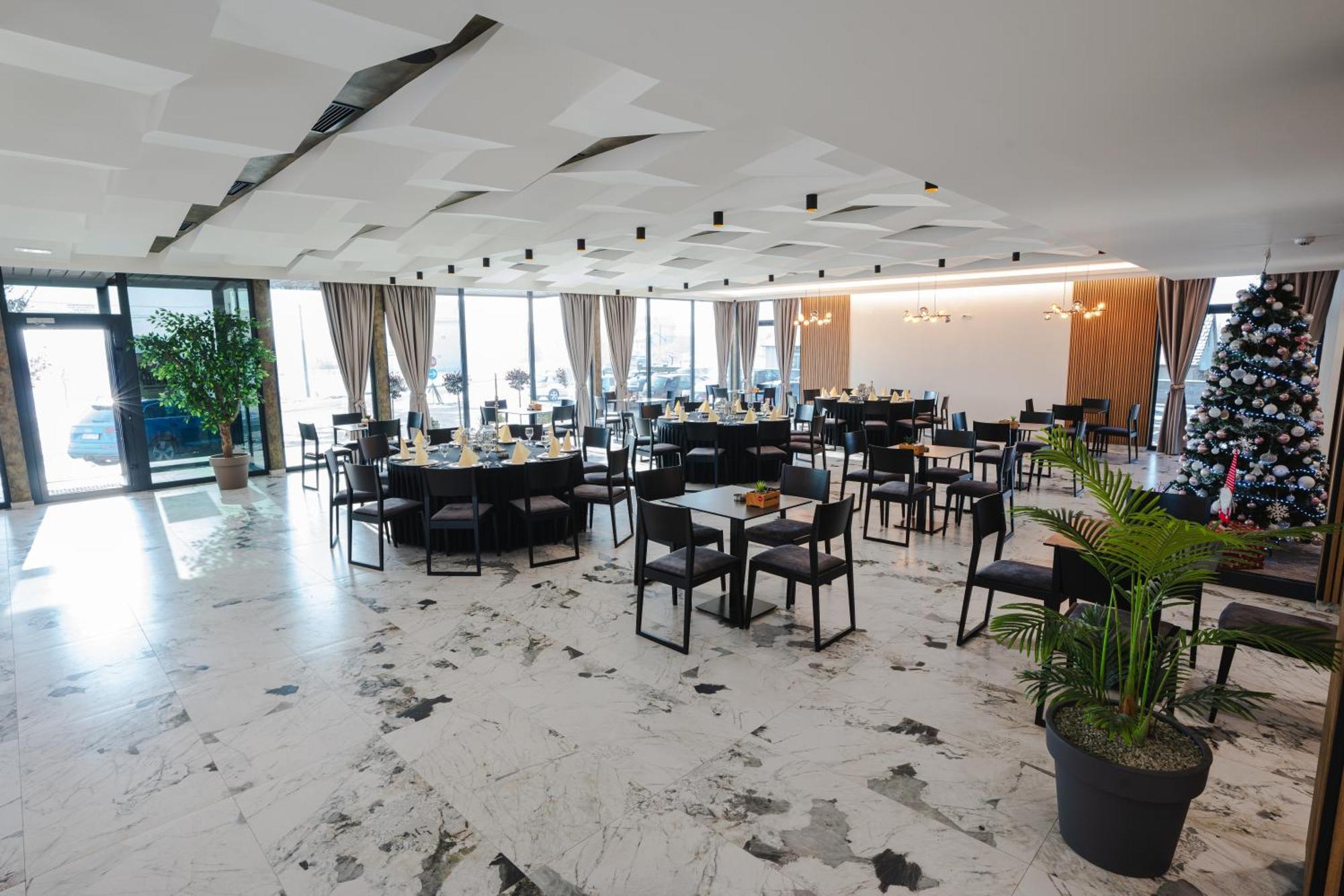 Hotel Nest Bijeljina Kültér fotó