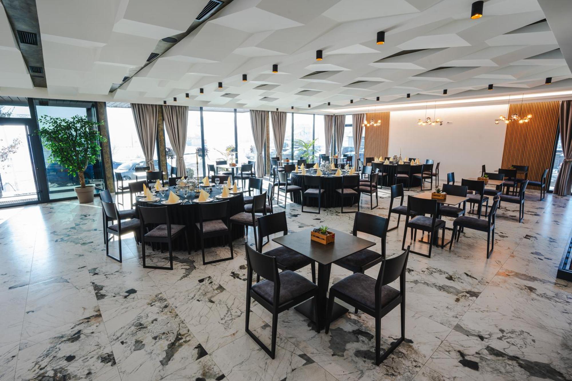 Hotel Nest Bijeljina Kültér fotó