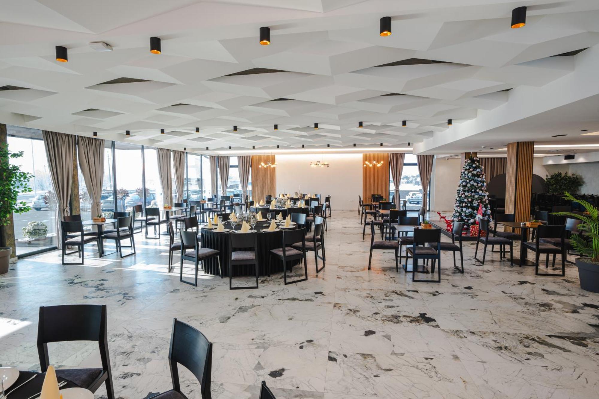 Hotel Nest Bijeljina Kültér fotó