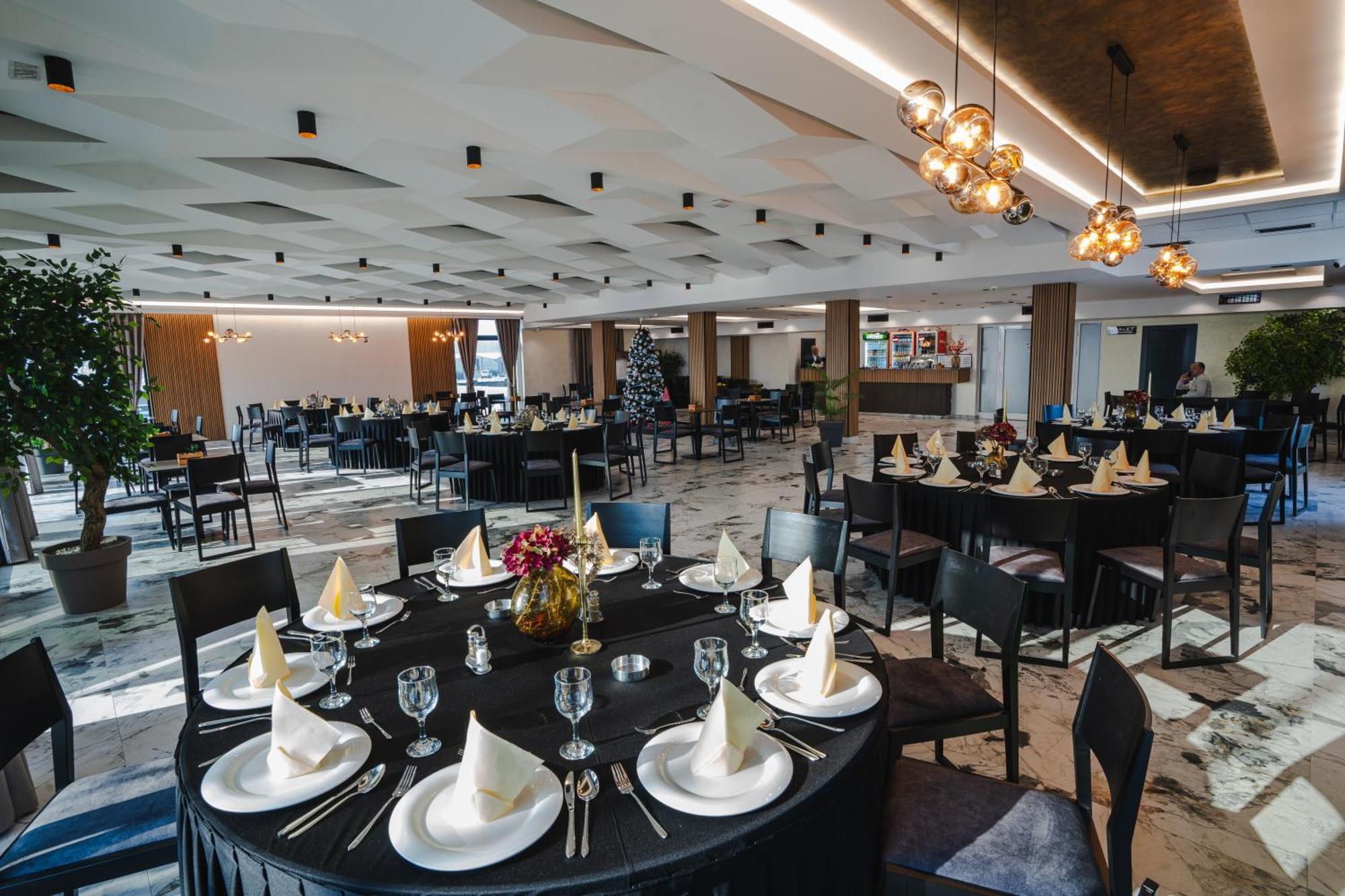Hotel Nest Bijeljina Kültér fotó