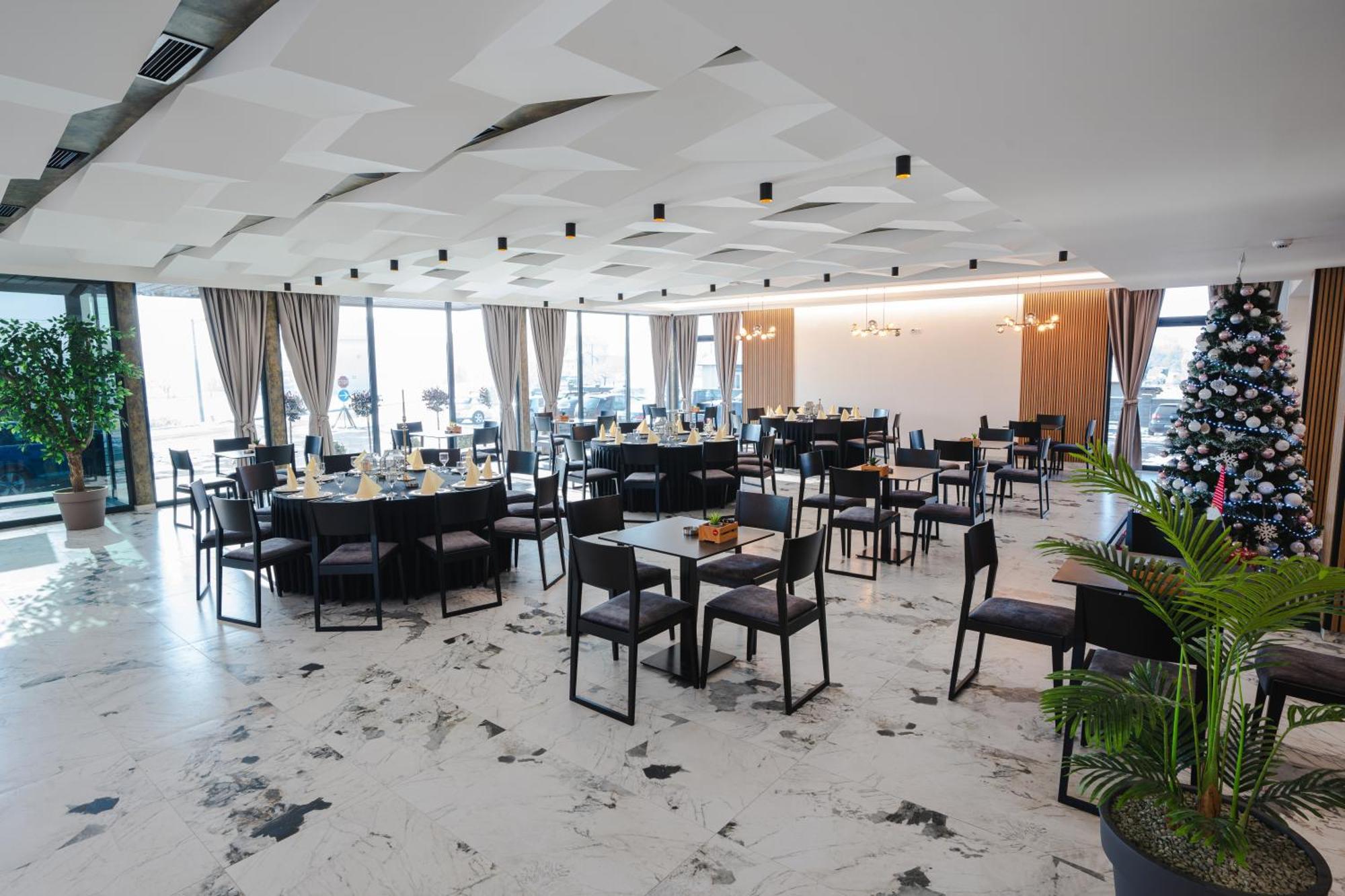 Hotel Nest Bijeljina Kültér fotó
