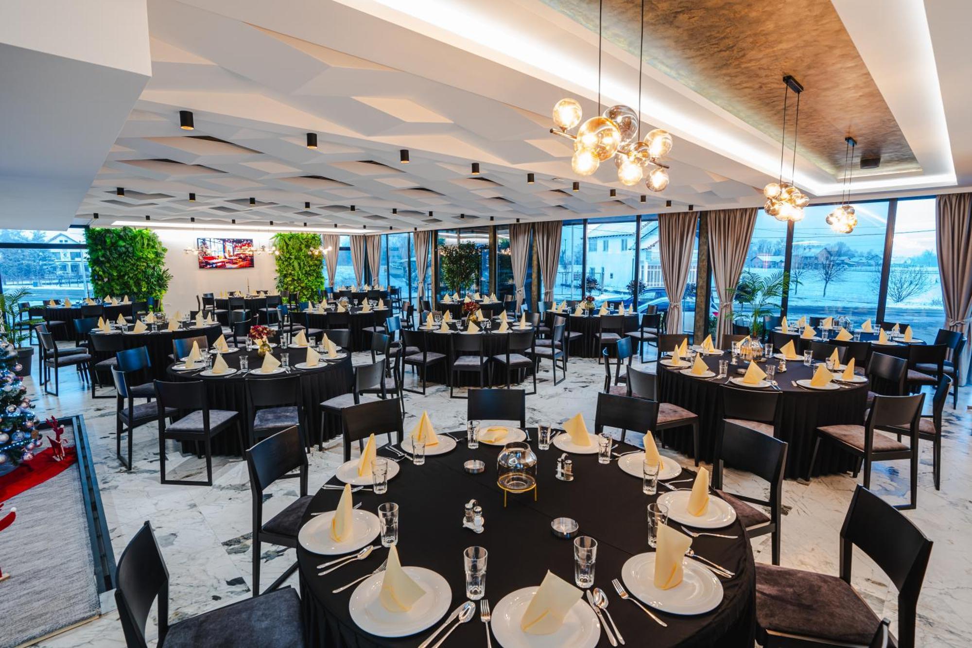Hotel Nest Bijeljina Kültér fotó