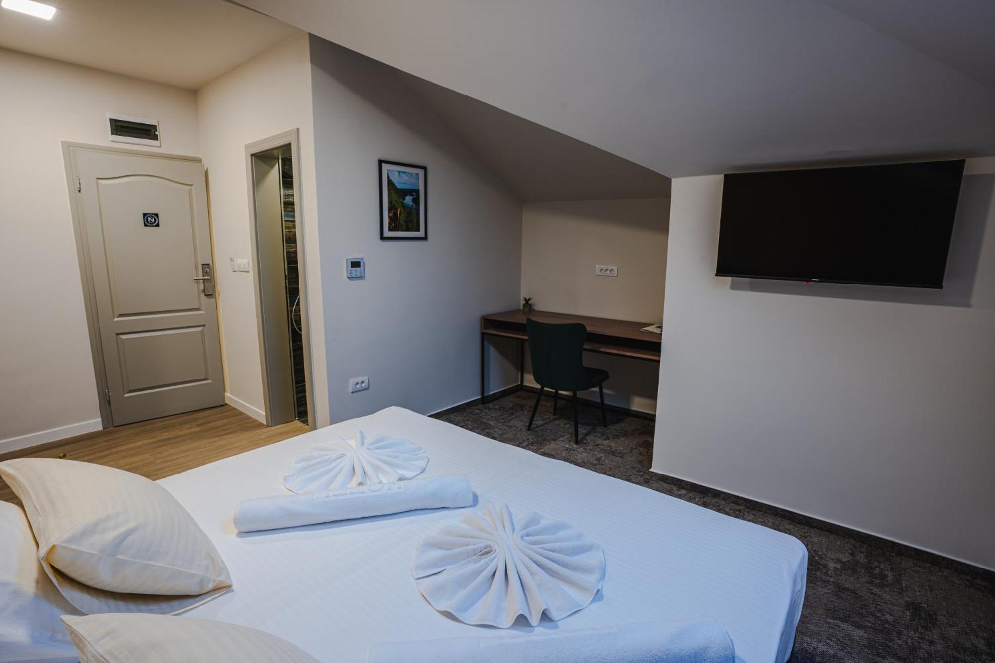 Hotel Nest Bijeljina Kültér fotó